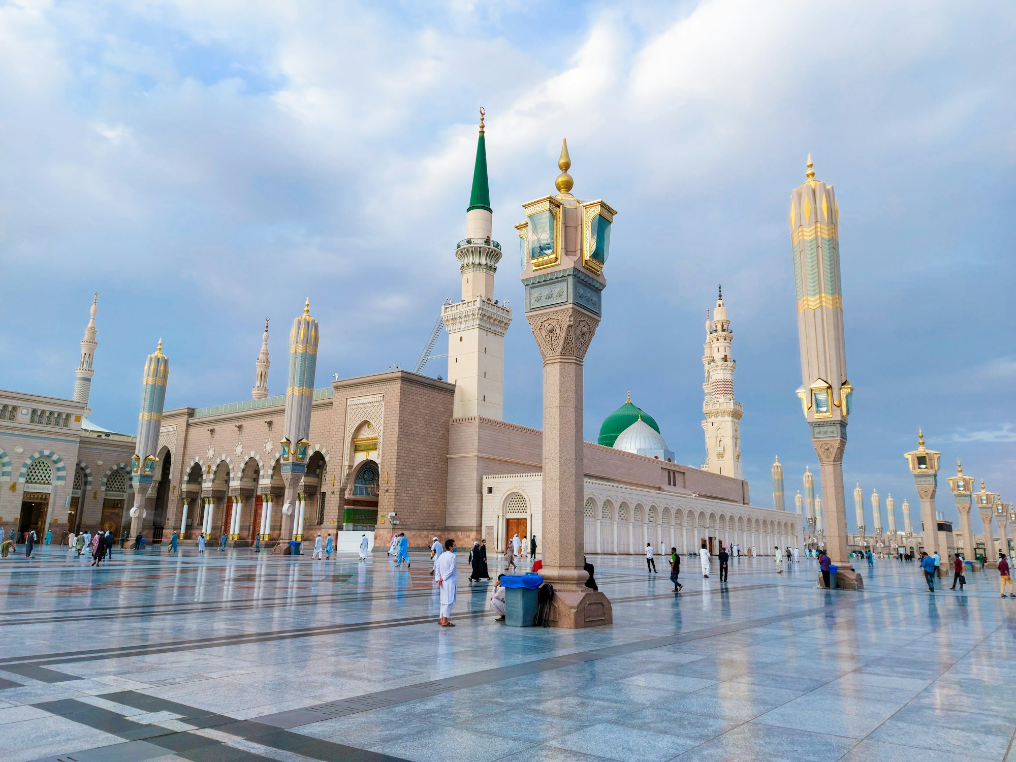 Prophet Mohammed Mosque , Al Masjid an Nabawi - Umra and Hajj Journey at Muslim`s holy lands